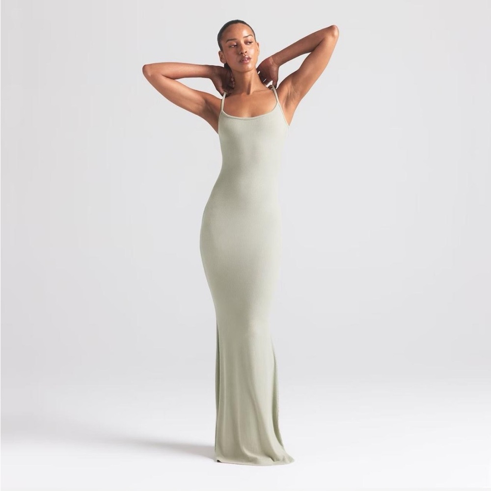 NWT Skims women’s soft lounge tank dress in green